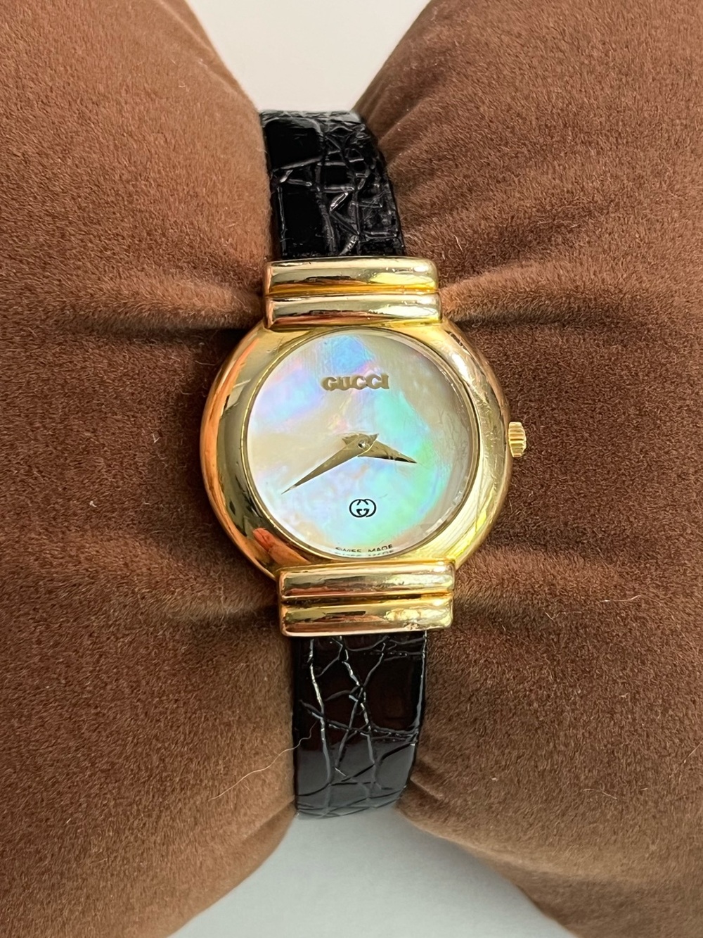 Gucci 5300L gold plated mother of pearl ladies watch